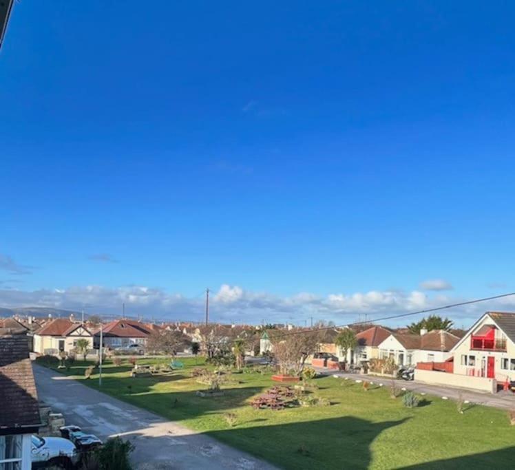 The Beach House With Balcony North Wales Kinmel Bay Экстерьер фото